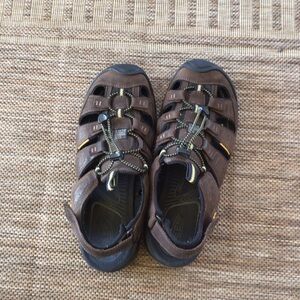 KEEN MENS SANDALS LIKE NEW SZ 11.5 WATERPROFF LEATHER